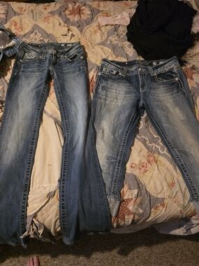 2 Miss Me Women's Blue Distressed Jeans Pair
